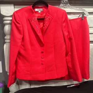 Tahari Skirt Suit - NWT - Size 12